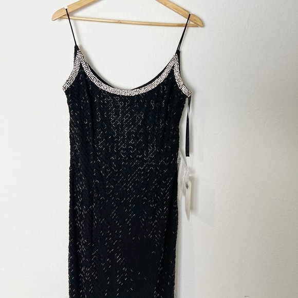 Mac Duggal Beaded Sheath Gown - Picture 4 of 10